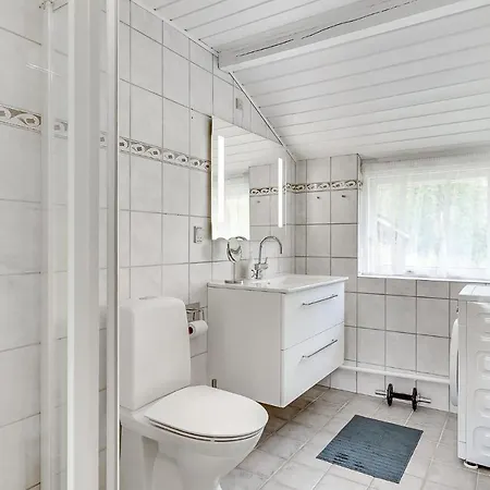 Casa de Férias Awesome In With 3 Bedrooms & Wifi Ålbæk
